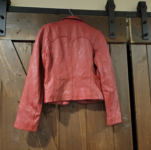 Women's Red Twenty One Cropped Leather Jacket SZ SM - Picture 3 of 5